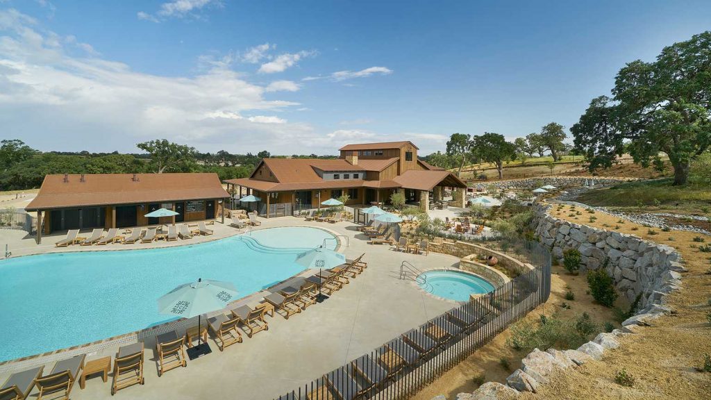 Cava Robles RV Resort, CA: Pet-friendly amenities: Dog park, glamping, cabins, RV sites