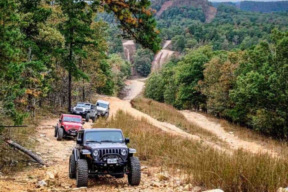 four-wheelers off-roading by campground near Hot Springs National Park