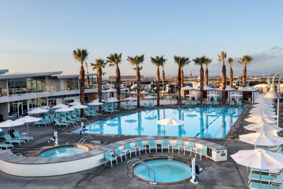 pool and palm trees at Sun Outdoors San Diego Bay, RV destination